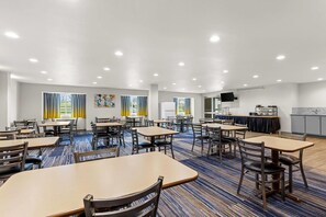 Free daily continental breakfast - Microtel Inn & Suites by Wyndham Sainte Genevieve (Ste Genevieve)