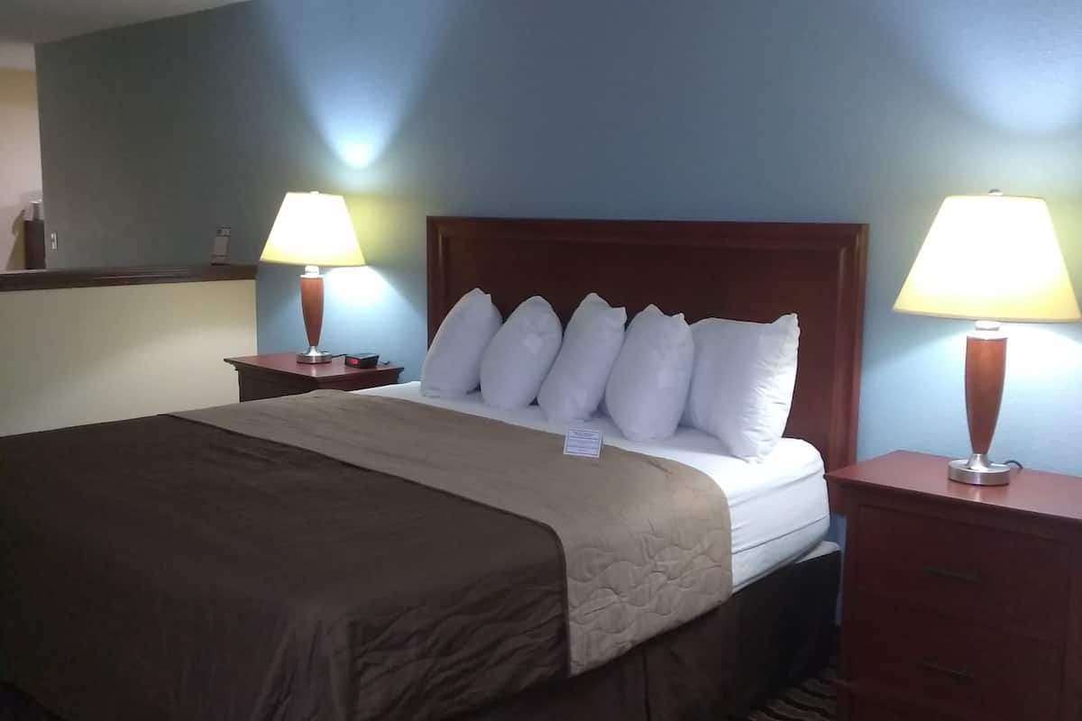 room | in-room safe, desk, free wifi, bed sheets