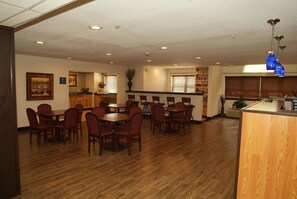 Lobby - Expo Inn Hotel (Tulsa)