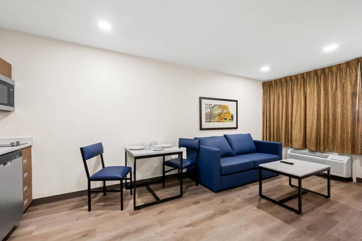 Chambre, 1 grand lit, accessible aux personnes à mobilité réduite, non-fumeur