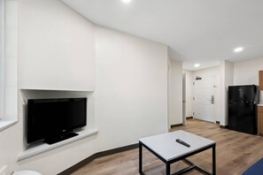 Room, 1 Queen Bed, Accessible, Non Smoking | Desk, iron/ironing board, free WiFi, bed sheets