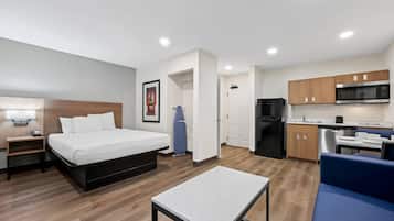 Desk, laptop workspace, iron/ironing board, free WiFi