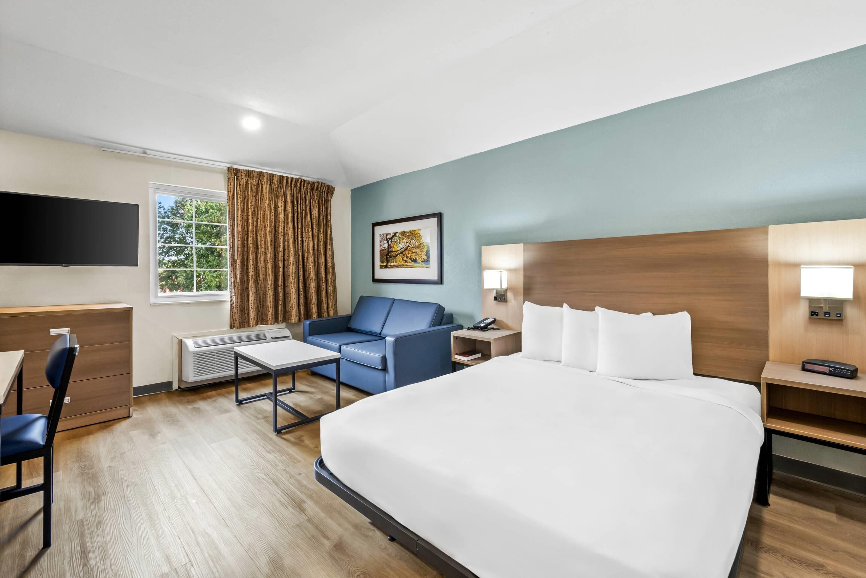 Habitación, 1 cama Queen size, con acceso para personas discapacitadas, para no fumadores | Escritorio, tabla de planchar con plancha, wifi gratis y ropa de cama 