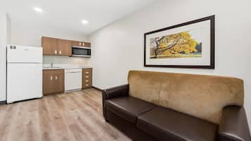 Skrivbord, strykjärn/strykbräda, gratis wi-fi och sängkläder