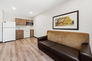 Työpöytä, silitysrauta/-lauta, ilmainen Wi-Fi, vuodevaatteet