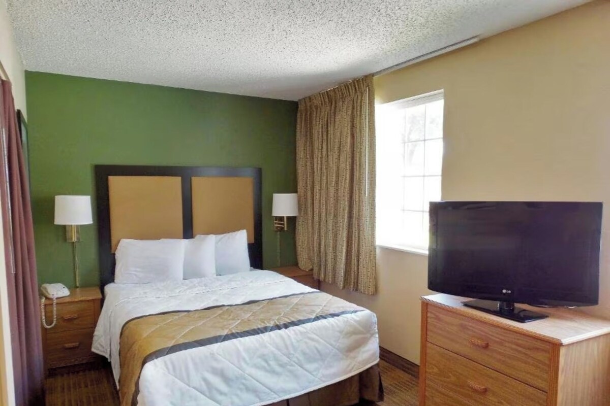 Desk, blackout drapes, iron/ironing board, WiFi (free)