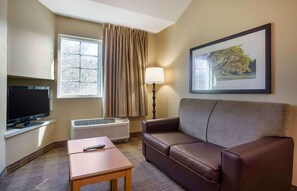 Suite, 1 cama de matrimonio con sofá cama, no fumadores | Escritorio, espacio para trabajar con un portátil, wifi gratis