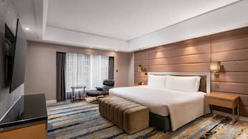 Suite, 1 Bedroom | Cadar kapas Mesir, peralatan tempat tidur premium, gebar bulu kapas