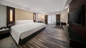 Premium-huone, 1 suuri parisänky (Super King, High Floor) | Egyptinpuuvillaiset lakanat, ylelliset vuodevaatteet, untuvapeitot