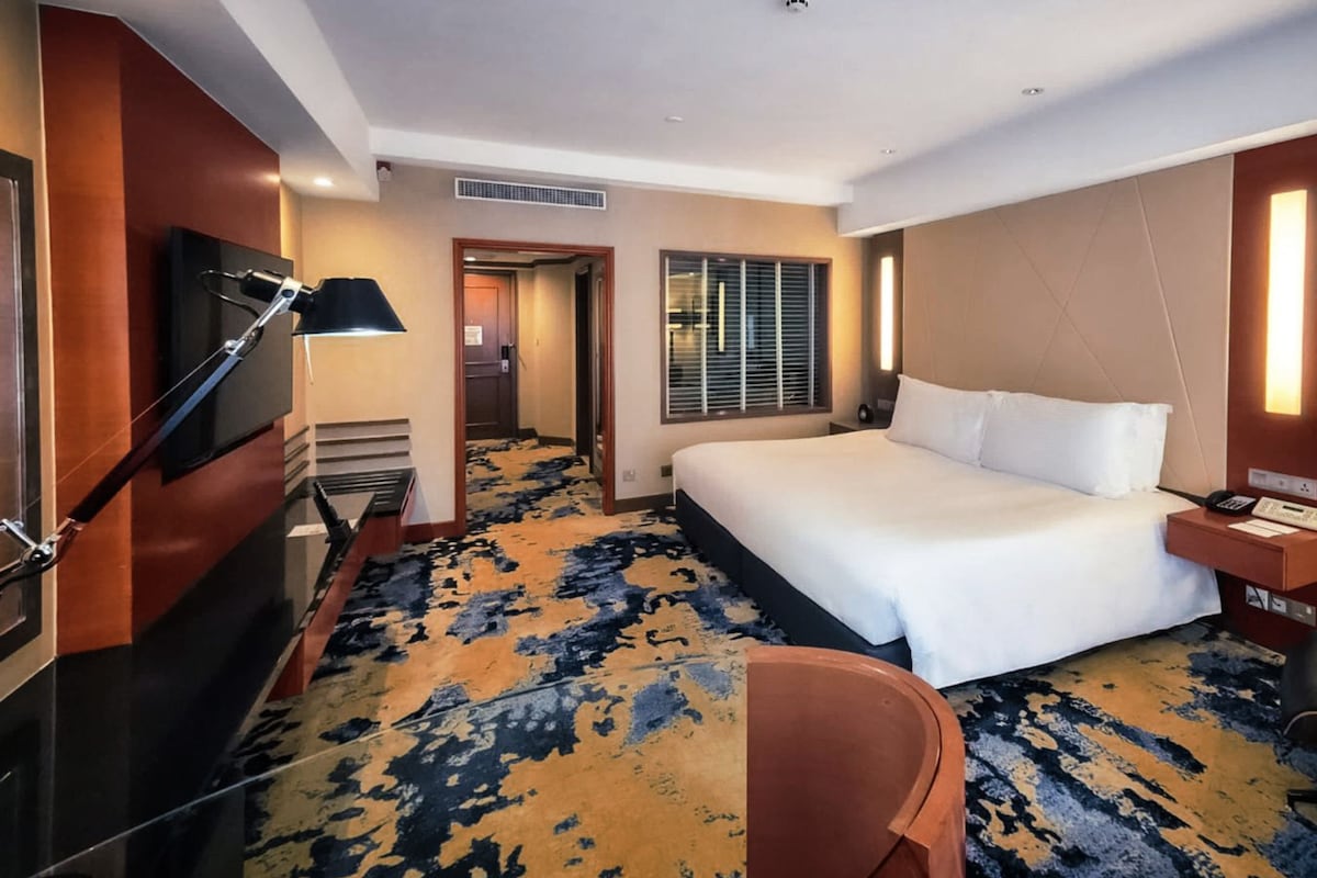 Premium Room, 2 Twin Beds, Club Lounge Access (Super Single) | Egyptian cotton sheets, premium bedding, down comforters