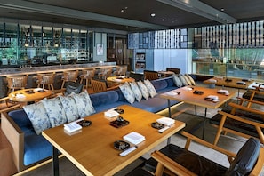 5 restaurants; breakfast, lunch, dinner and brunch served  - InterContinental Kuala Lumpur by IHG (Kuala Lumpur)