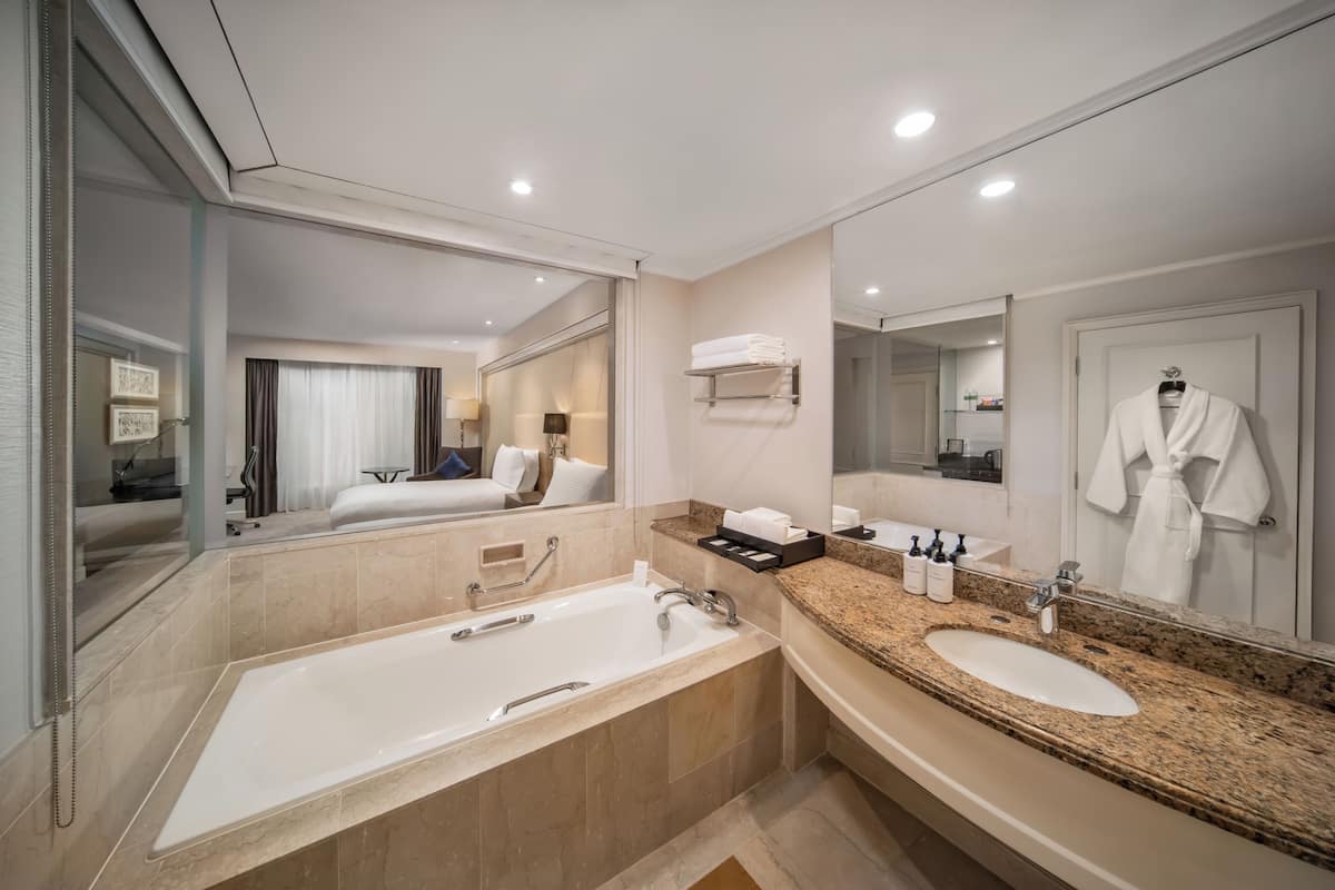 Classic Room, 2 Single Beds, City View (Super Single) | Bathroom
