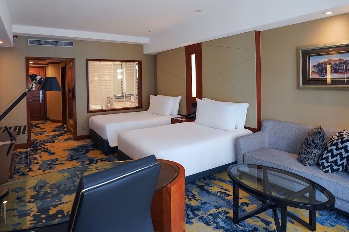 1 bedroom, Egyptian cotton sheets, premium bedding, down duvets