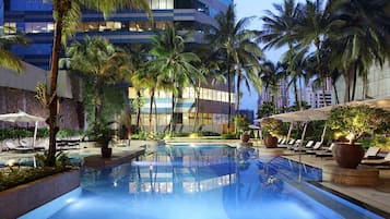Outdoor pool, open 7:00 AM to 9:00 PM, free cabanas, sun loungers