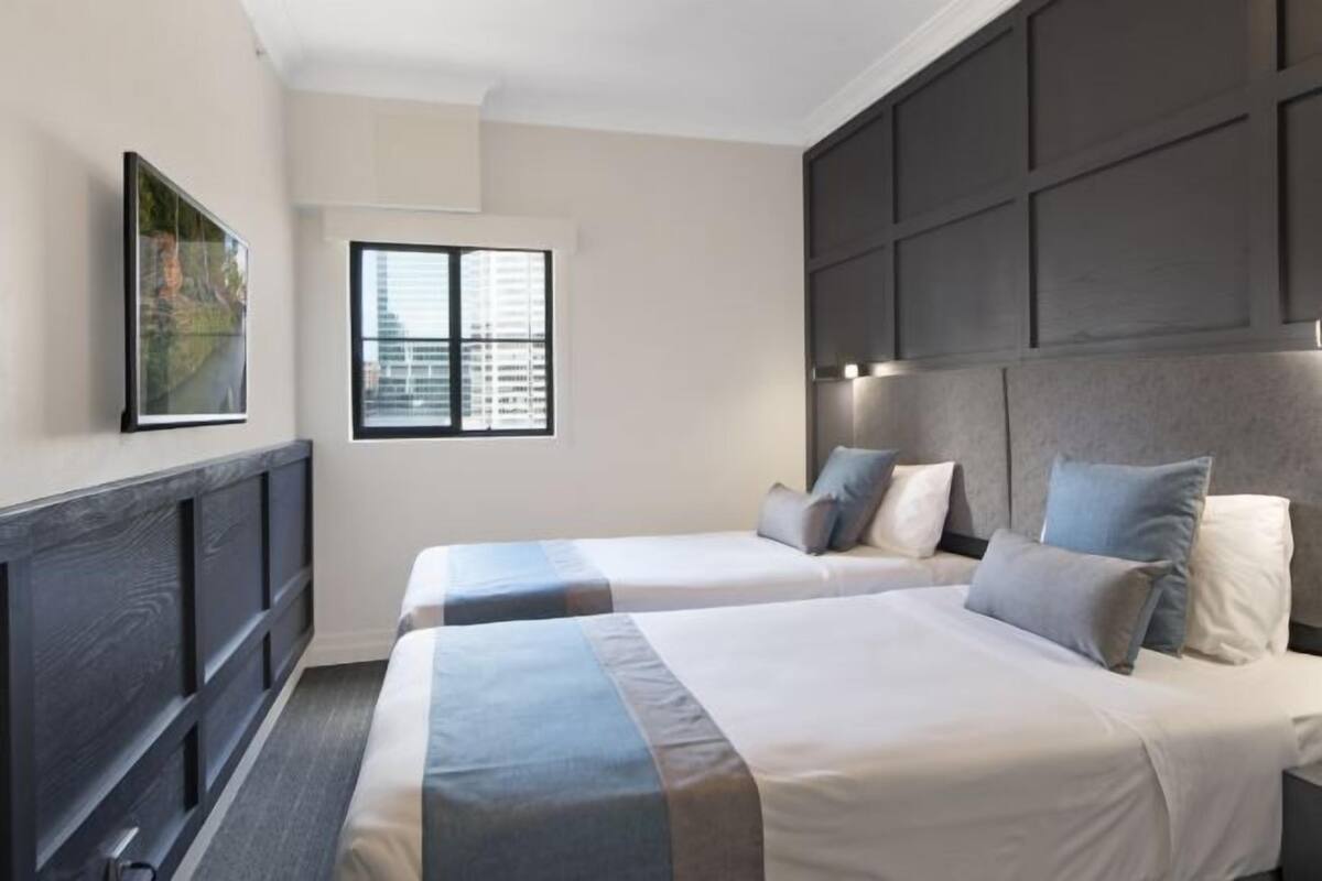 Hochwertige Bettwaren, Minibar, Zimmersafe, Schreibtisch