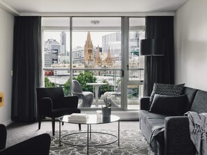 Premium bedding, down comforters, in-room safe, laptop workspace - Quay West Suites Melbourne (Southbank)
