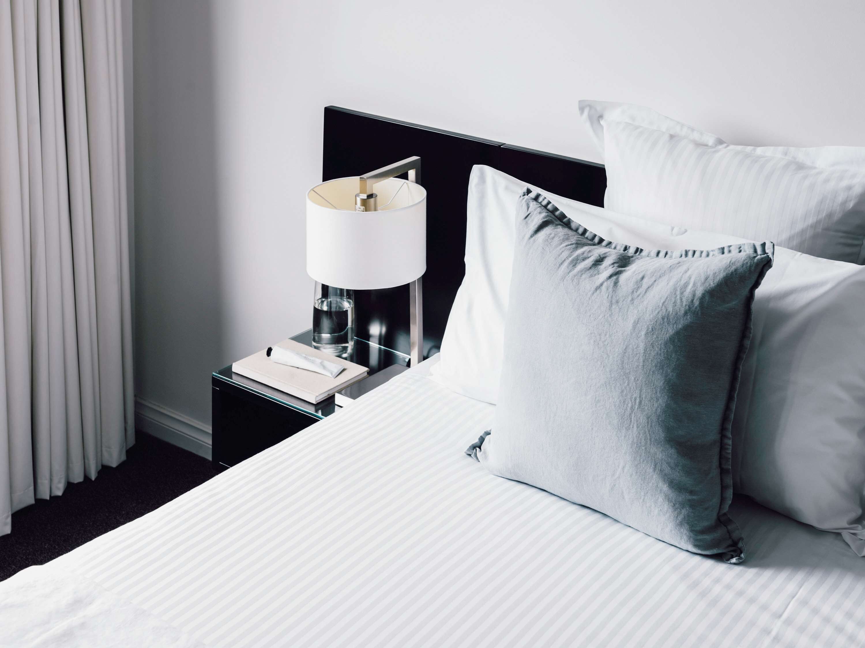 Quay West Suites Melbourne — image 8