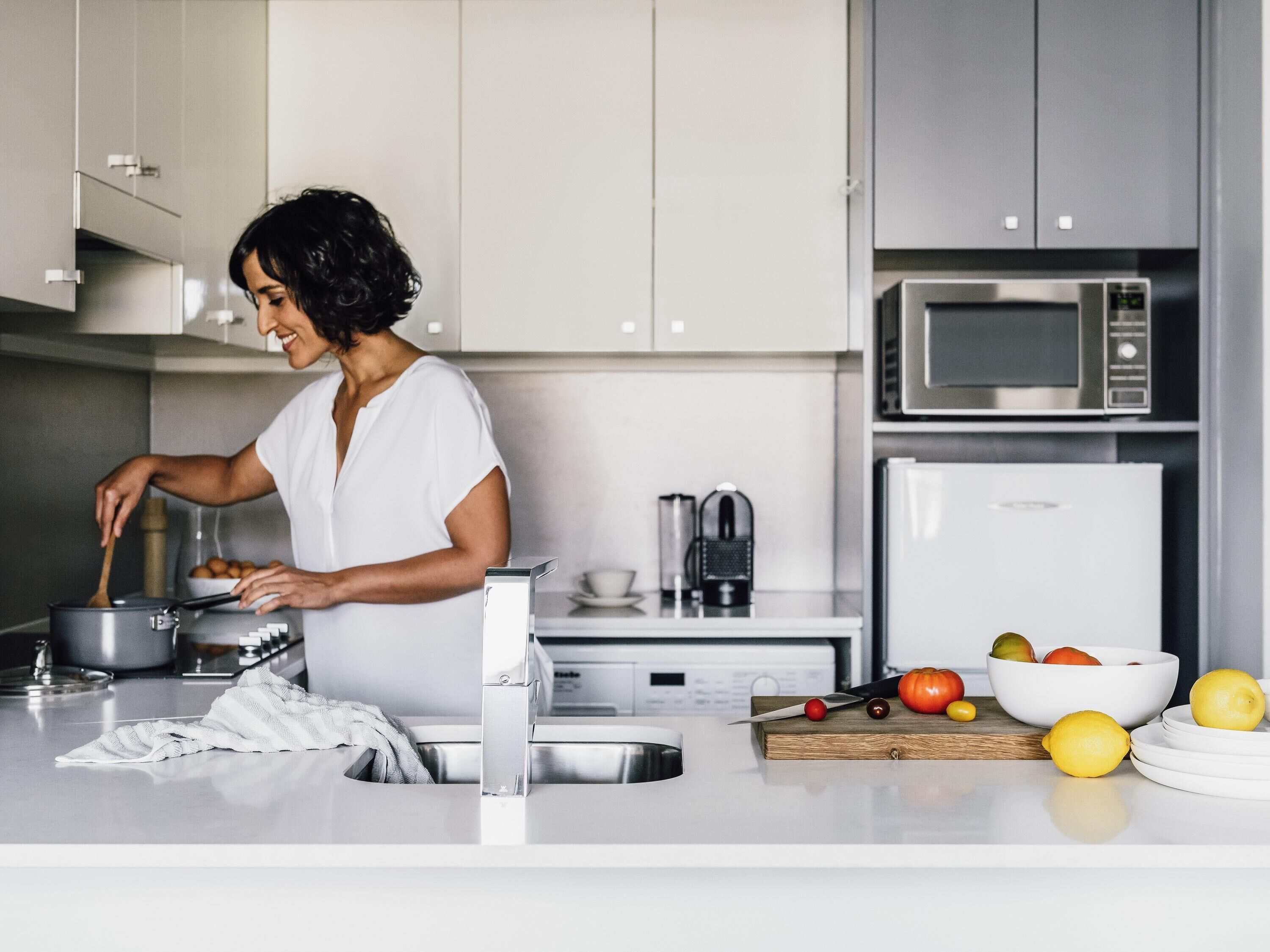 Deluxe Apartment, 1 Bedroom, Balcony (Floors 10-15, Kitchen) | Premium bedding, down comforters, in-room safe, laptop workspace