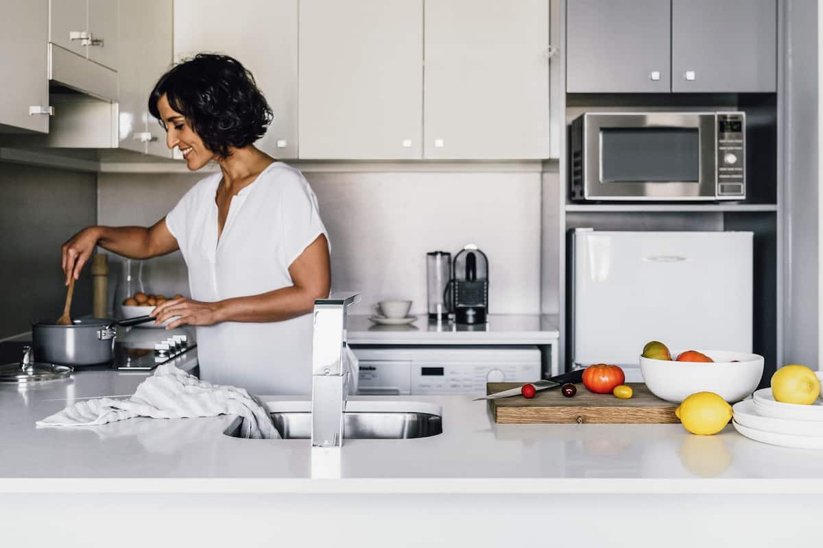 Deluxe Apartment, 1 Bedroom, Balcony (Floors 10-15, Kitchen) | Premium bedding, down comforters, in-room safe, laptop workspace