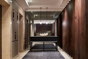 Hallway - Quay West Suites Melbourne (Southbank)