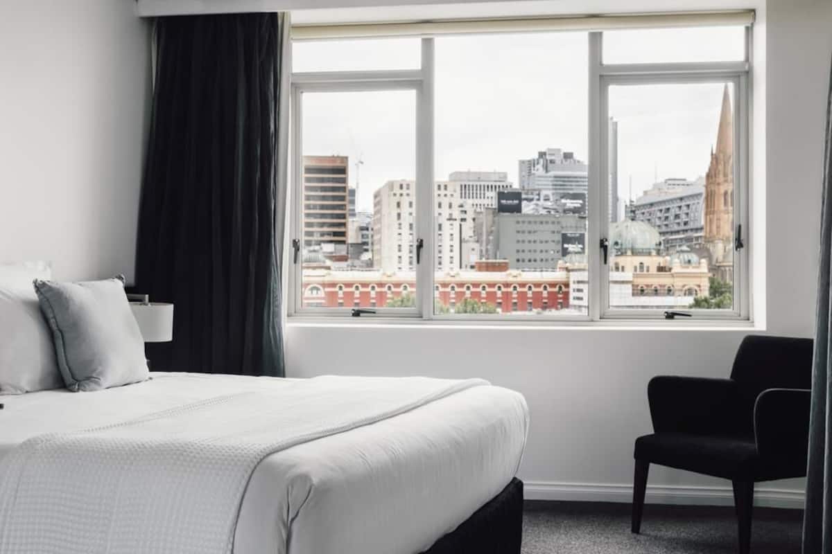 Deluxe Apartment, 2 Bedrooms, Balcony, River View (Floors 10-15, Kitchen) | Premium bedding, down duvets, in-room safe, laptop workspace