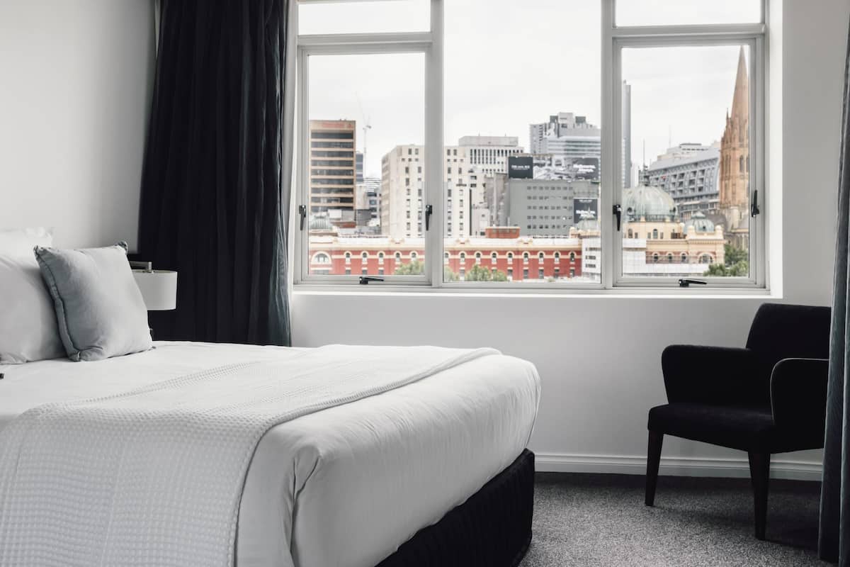 Deluxe Apartment, 2 Bedrooms, Balcony, River View (Floors 10-15, Kitchen)