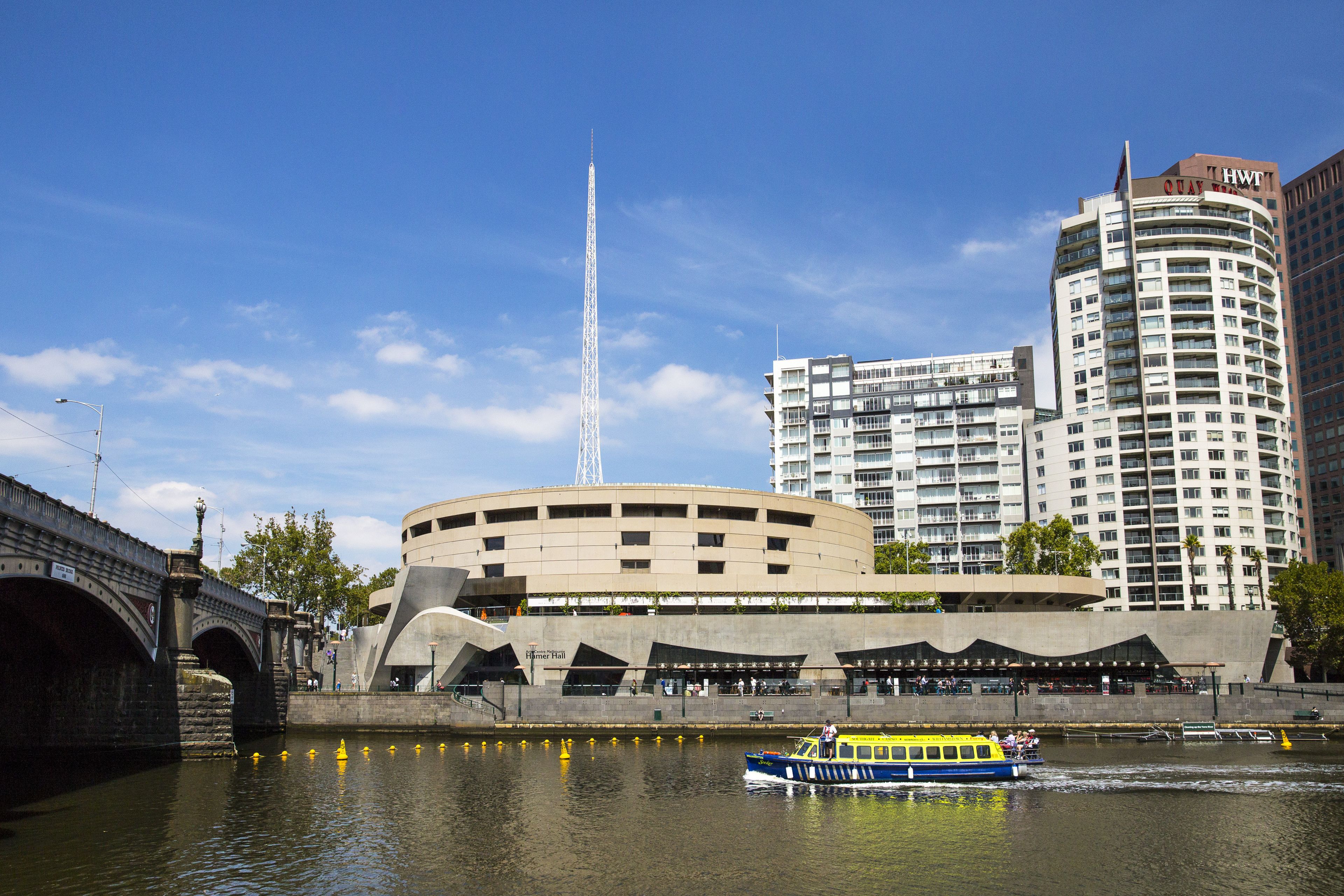 Quay West Suites Melbourne — image 12