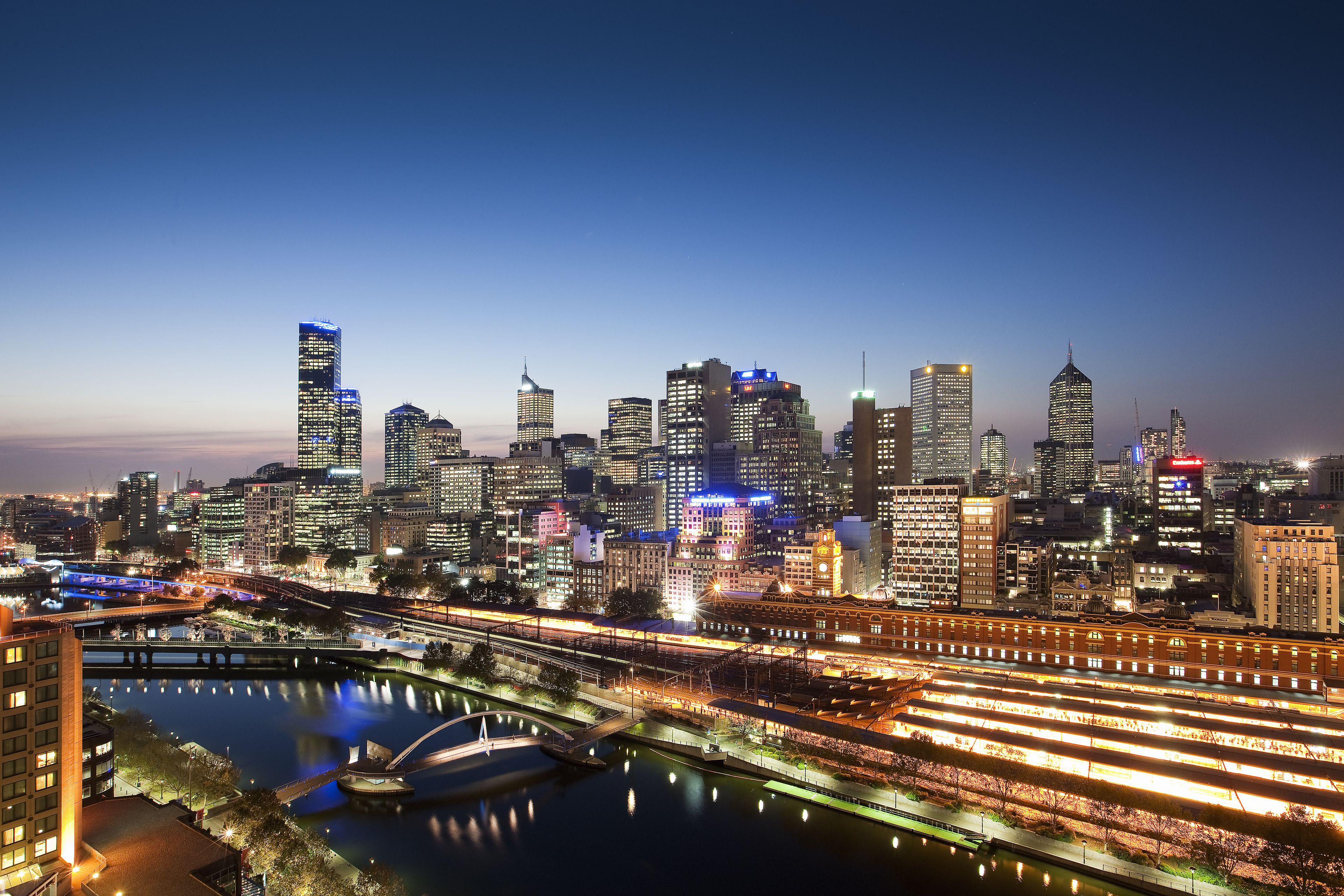 Quay West Suites Melbourne — image 11