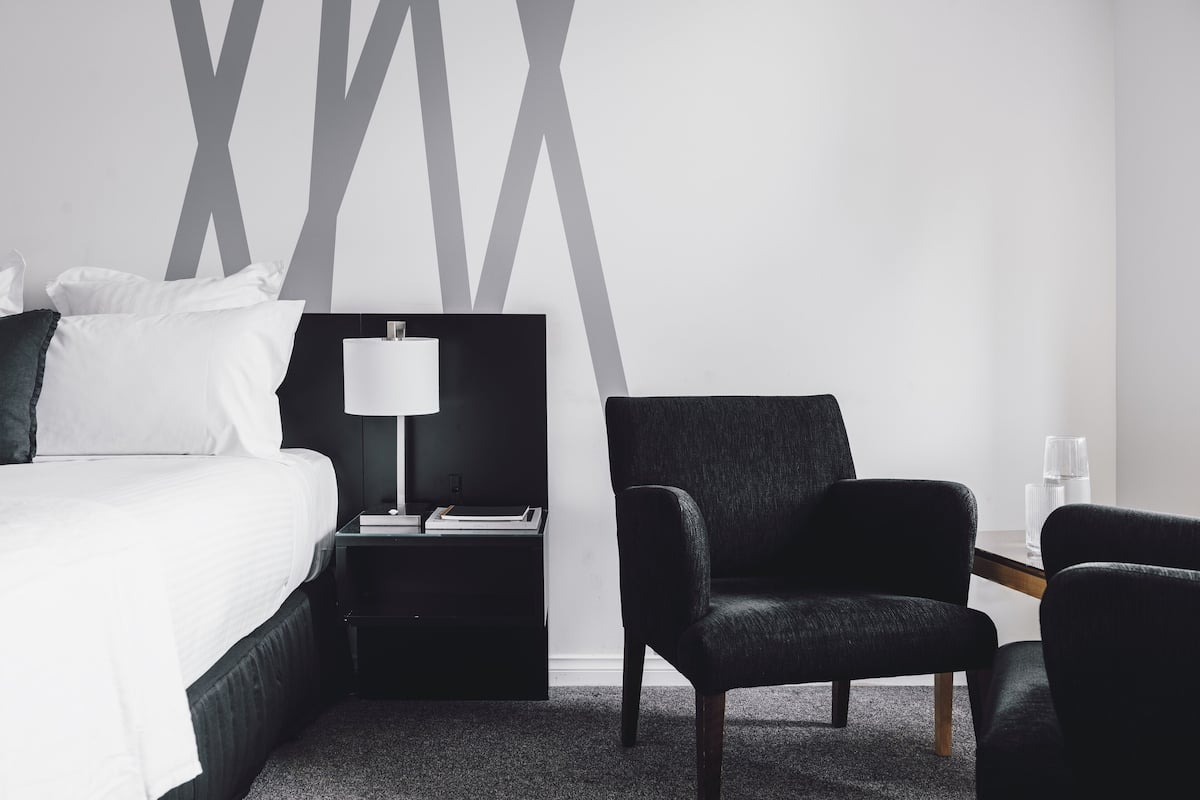 Studio, 2 Single Beds, Kitchenette | Premium bedding, down duvets, in-room safe, laptop workspace