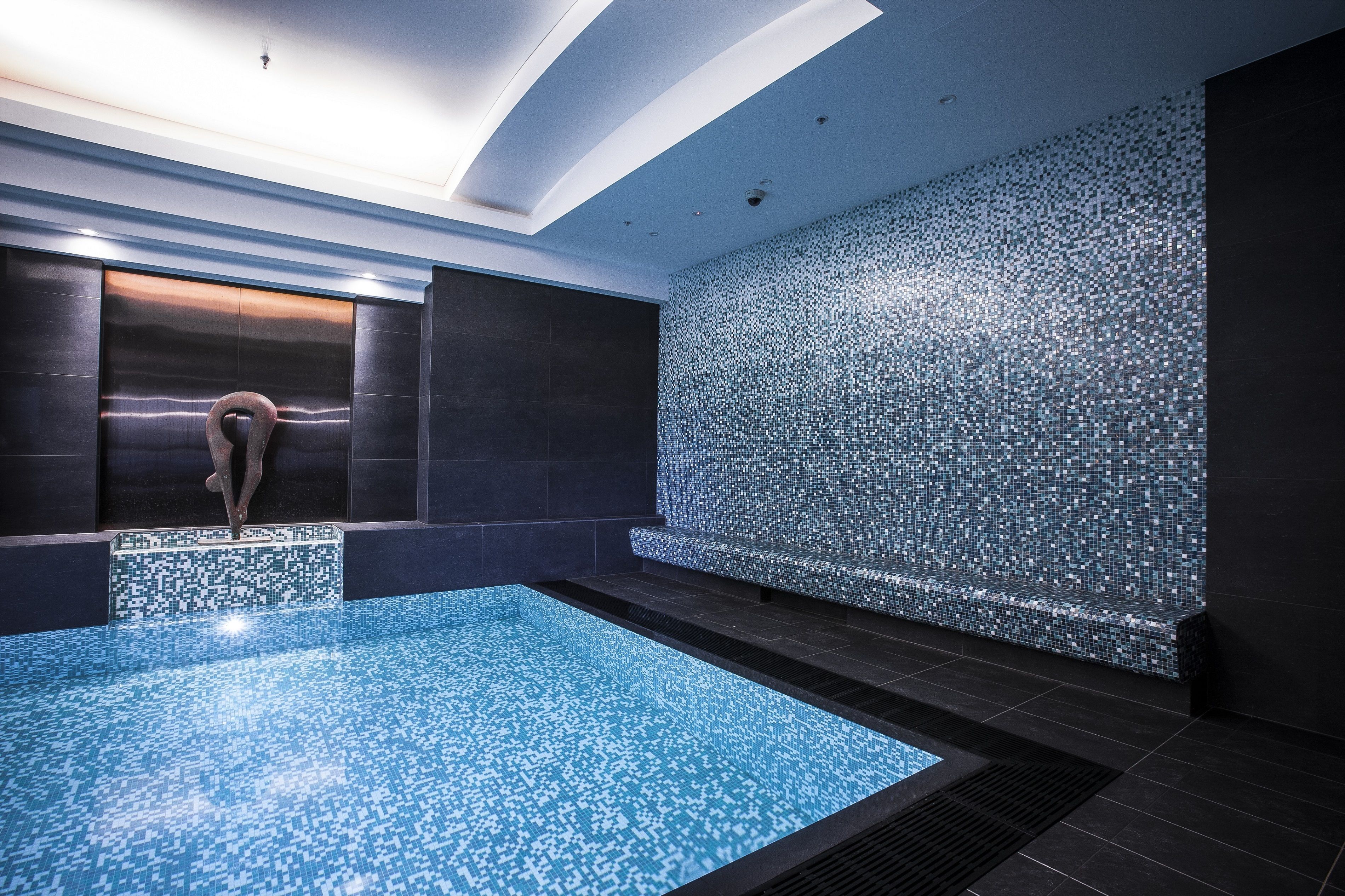 Quay West Suites Melbourne — image 2