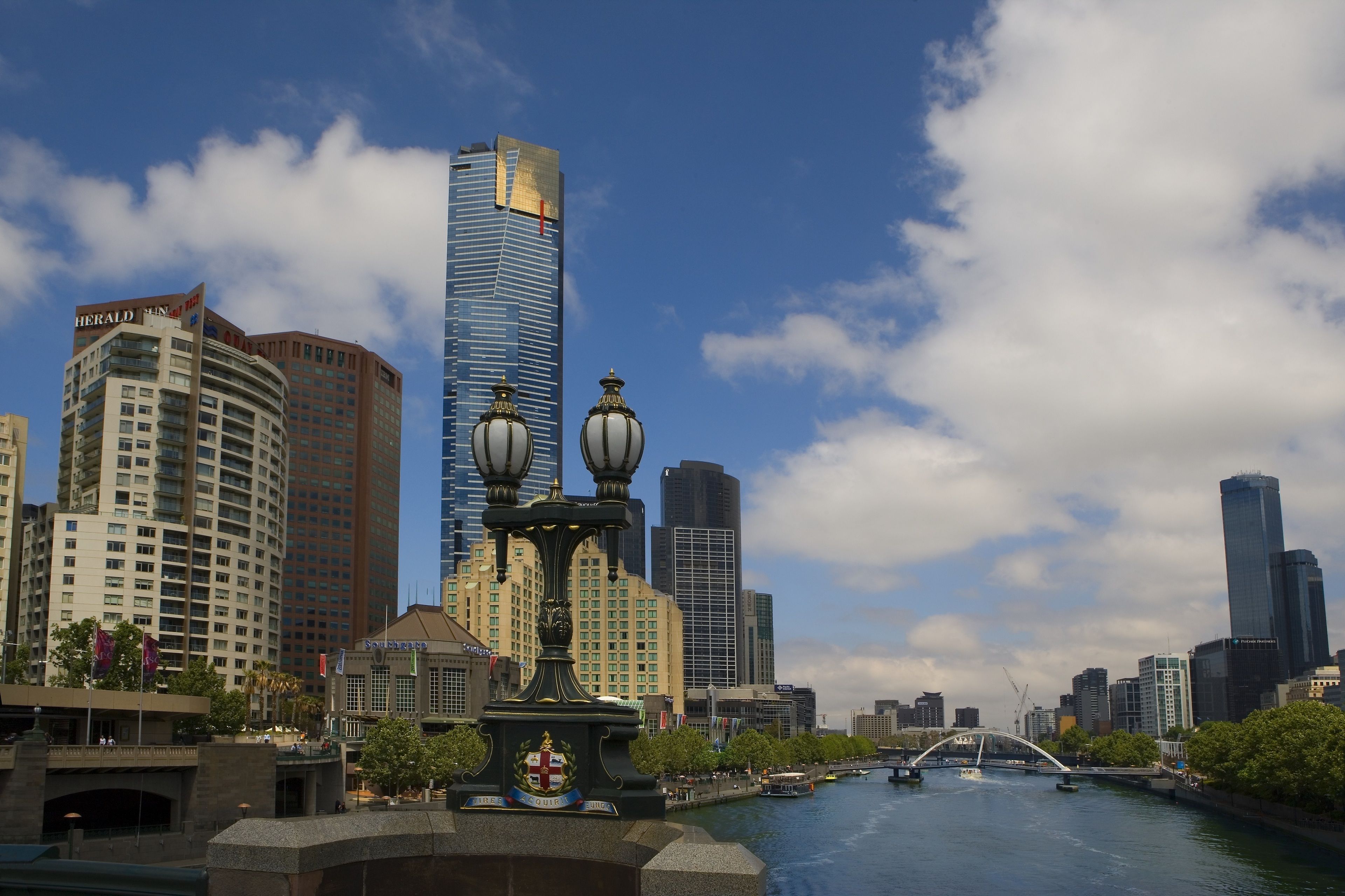 Quay West Suites Melbourne — image 20