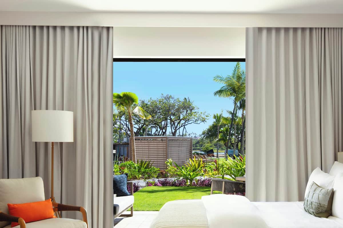 Premium bedding, minibar, in-room safe, iron/ironing board