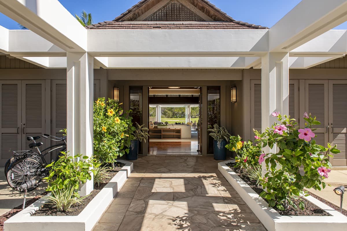 premium bedding, minibar, in-room safe, iron/ironing board