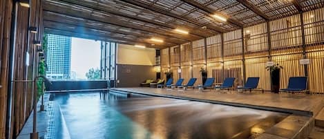 Indoor pool, pool loungers