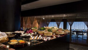2 restauranter: frokost, lunsj, middag og brunsj serveres