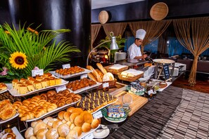 Daily local cuisine breakfast (MYR 58 per person)