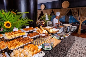 Daily local cuisine breakfast (MYR 58 per person)