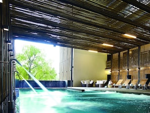 Innenpool, Liegestühle