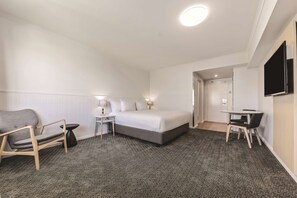 Executive Room King or Twin | In-room safe, iron/ironing board, free cribs/infant beds, rollaway beds