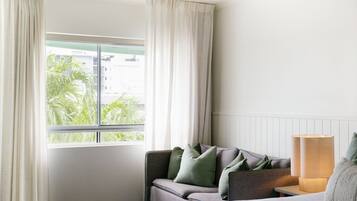 In-room safe, iron/ironing board, free WiFi, bed sheets