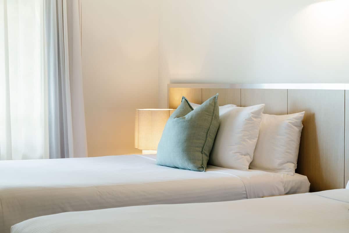 객실 내 금고, 다리미/다리미판, 무료 WiFi, 침대 시트