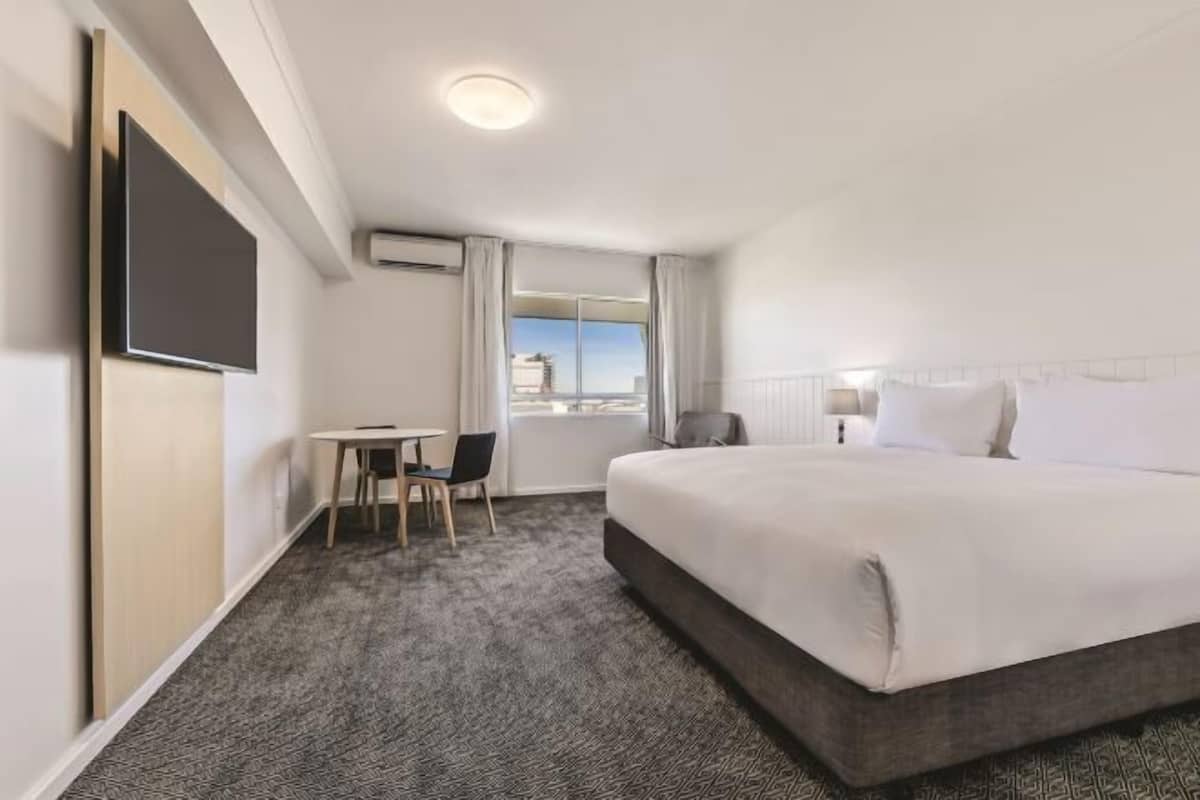 In-room safe, iron/ironing board, free WiFi, bed sheets