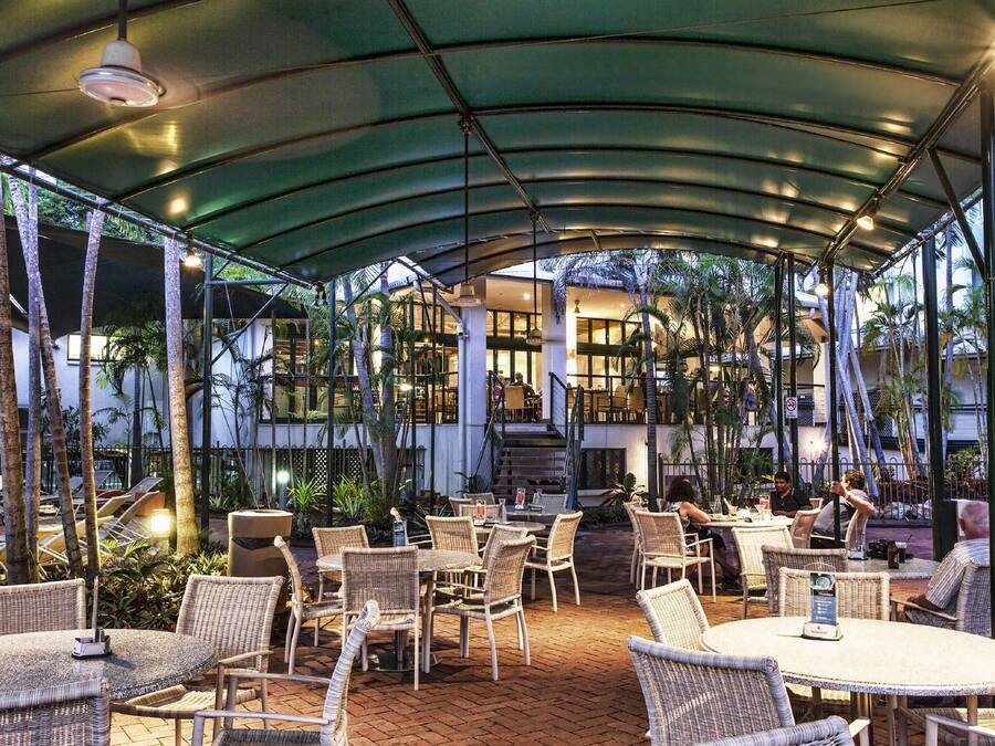 Café da manhã com buffet diário (AUD 30 por pessoa)