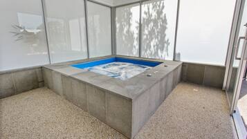Tina de hidromasaje interior