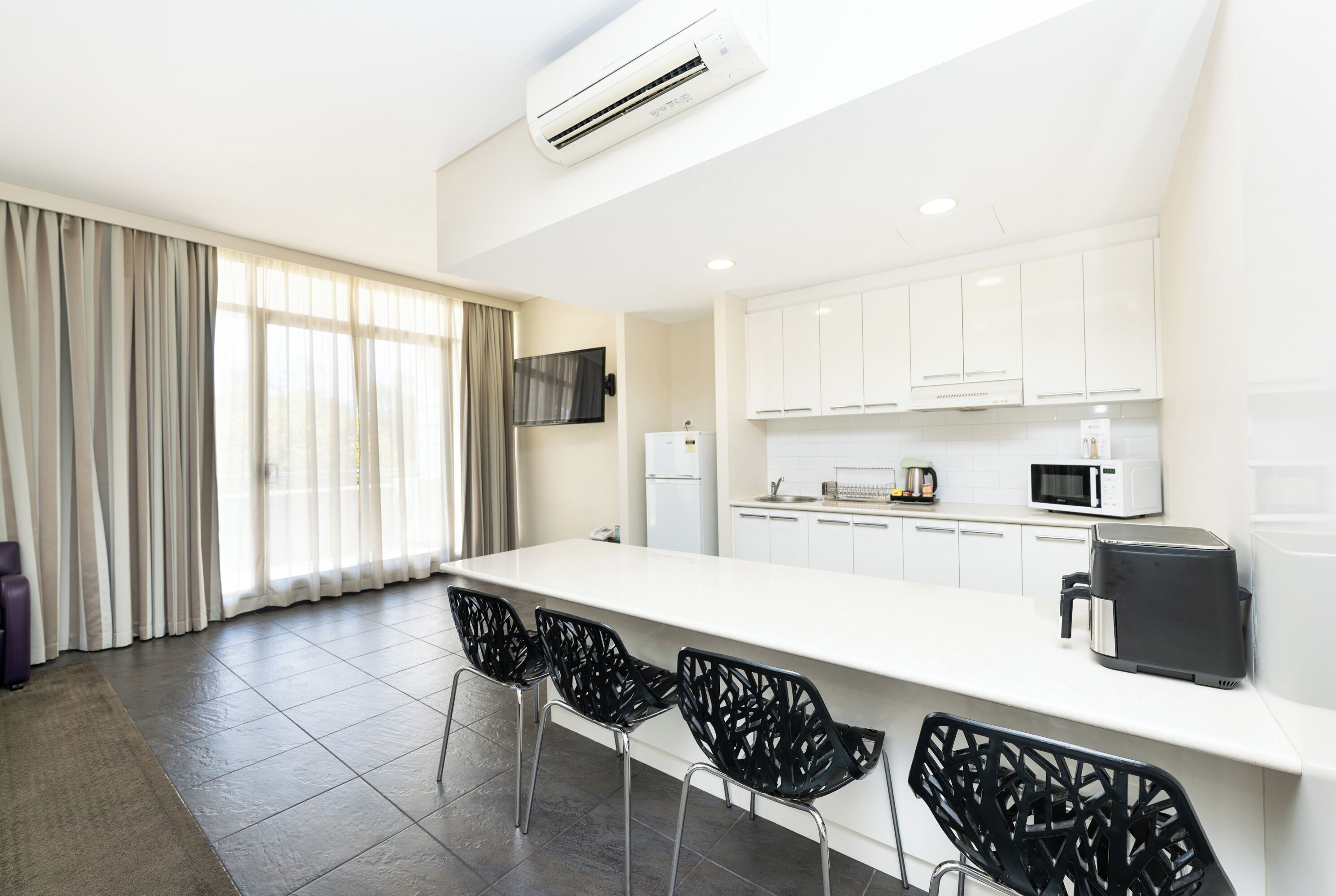 Photo - Belconnen Way Hotel & Serviced Apartments