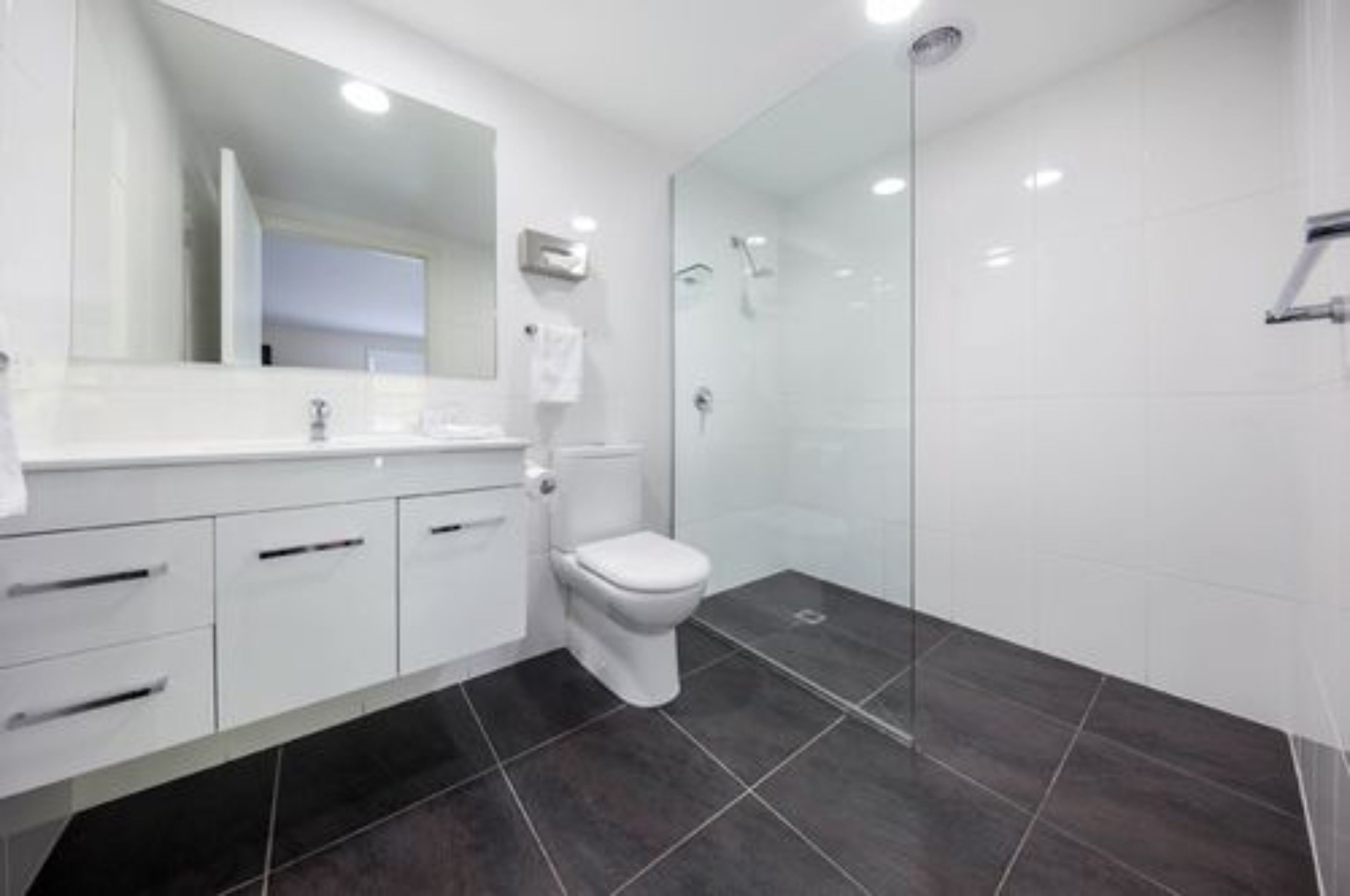 尊荣客房, 多张床, 厨房 | 浴室 | 淋浴设施、免费洗浴用品、吹风机、毛巾