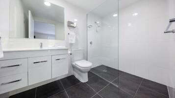 Premium Family Room, Kitchen | Bathroom | Shower, free toiletries, hair dryer, towels