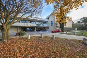 Exterior - Belconnen Way Hotel Motel and Serviced Apartments (Hawker)