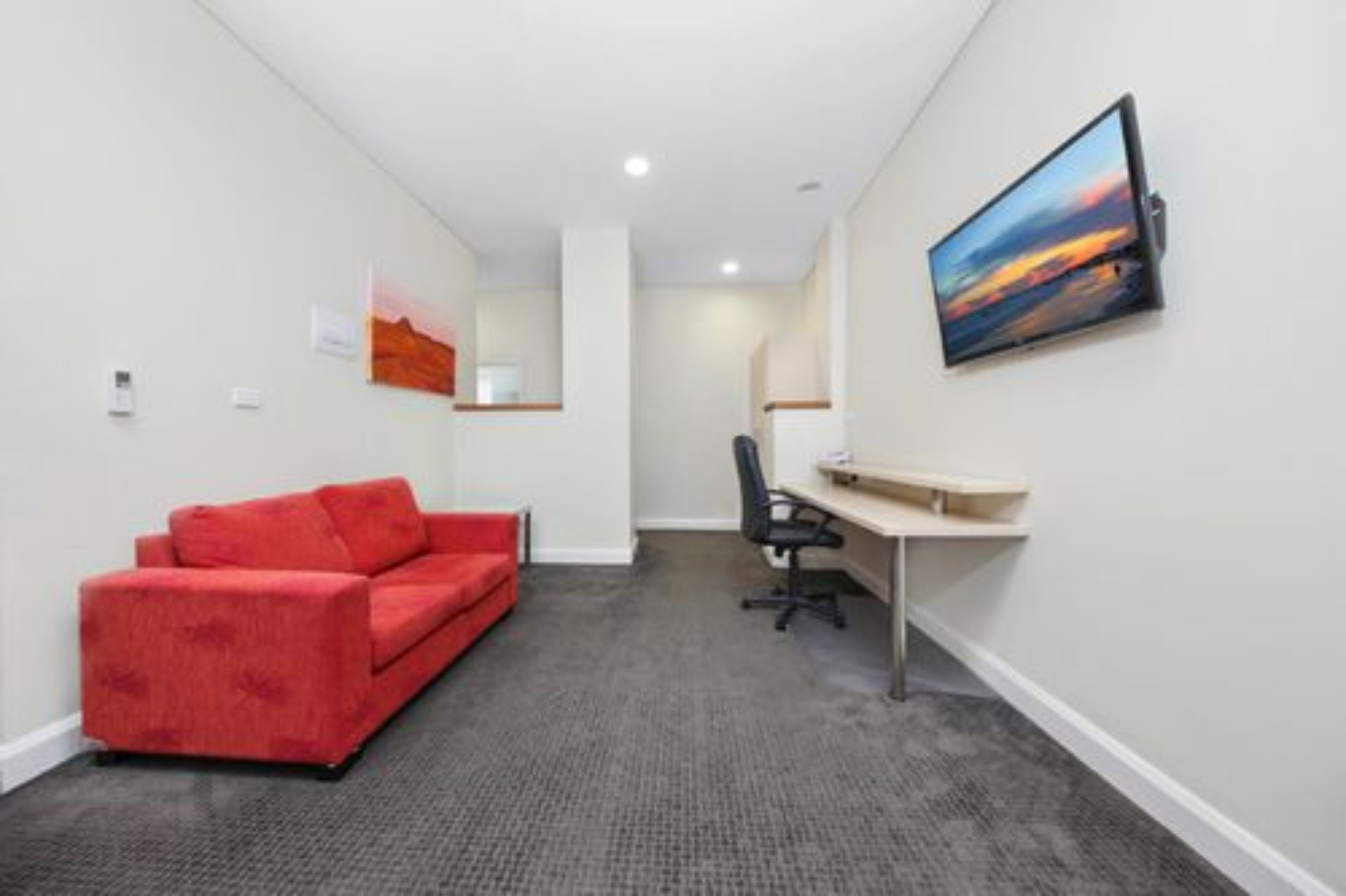Photo - Belconnen Way Hotel & Serviced Apartments