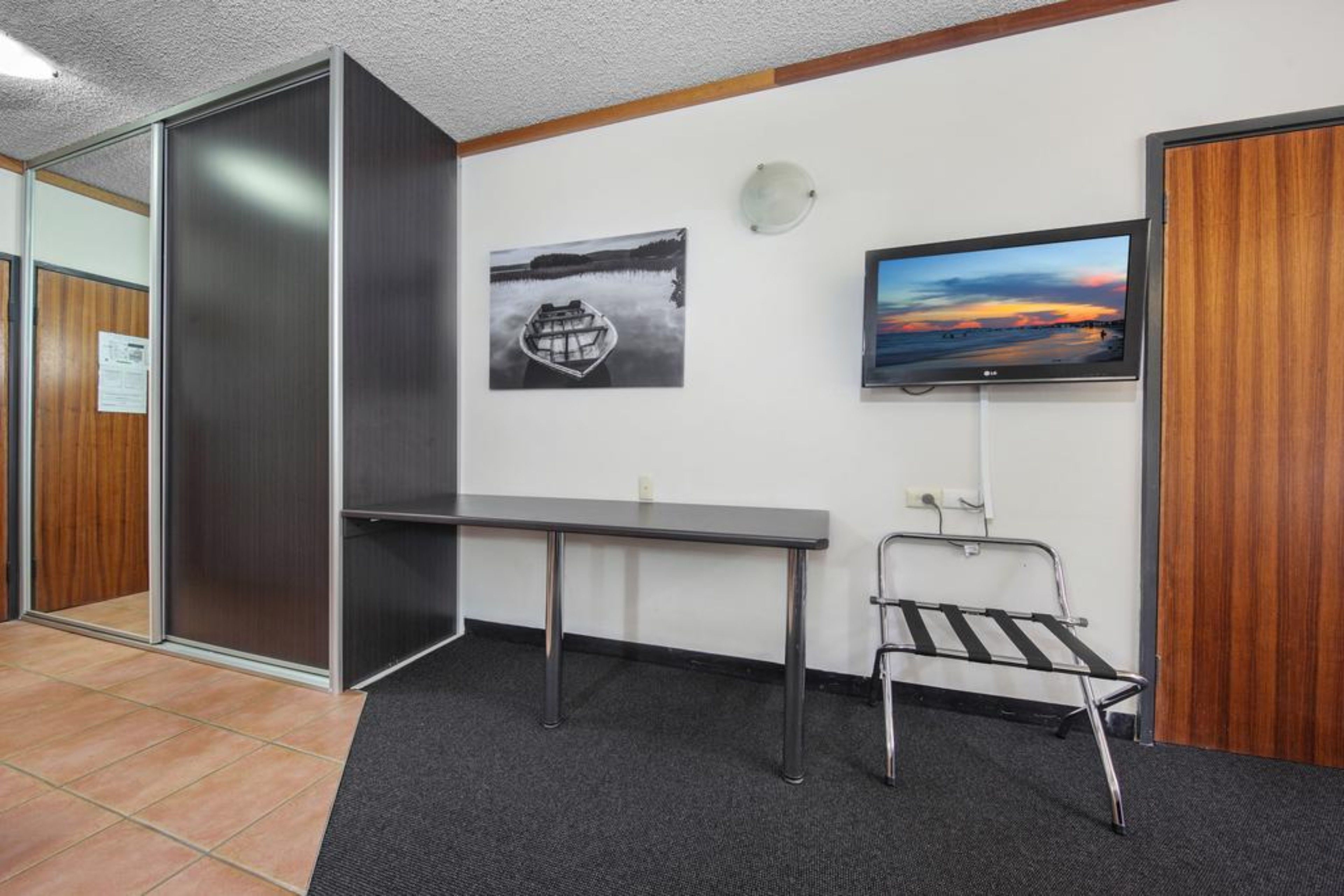 Photo - Belconnen Way Hotel & Serviced Apartments